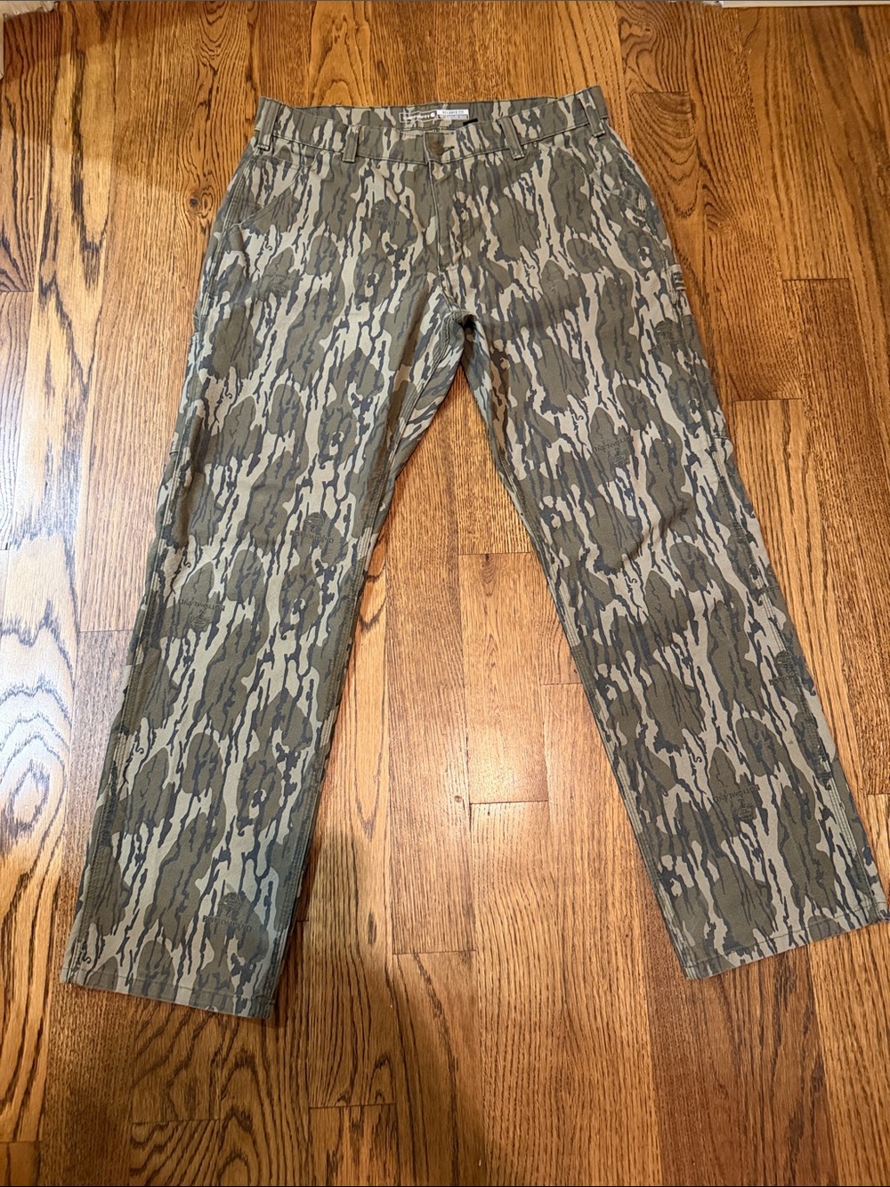 Carhartt Men's Camouflage relaxed fit Cargo Pants - Olive Green & Tan 34x32